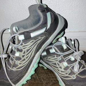 Keen Hiking Shoes 7.5